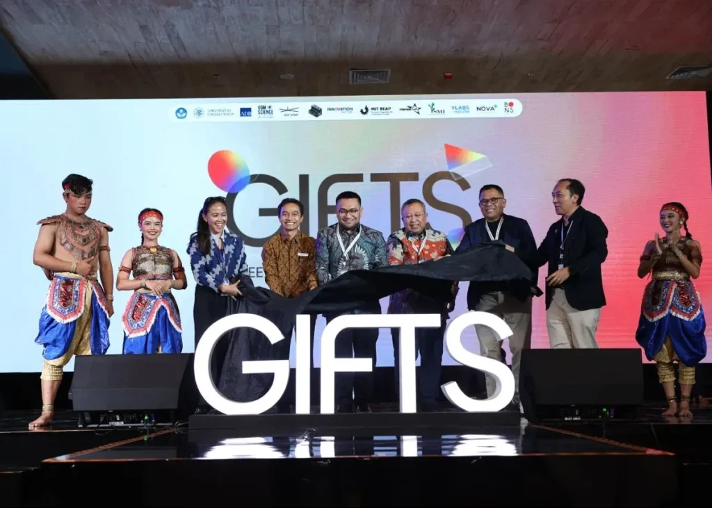Suasana pembukaan Global Innovation & Future Technology Summit (GIFTS) 2025 di Gelanggang Inovasi dan Kreativitas UGM