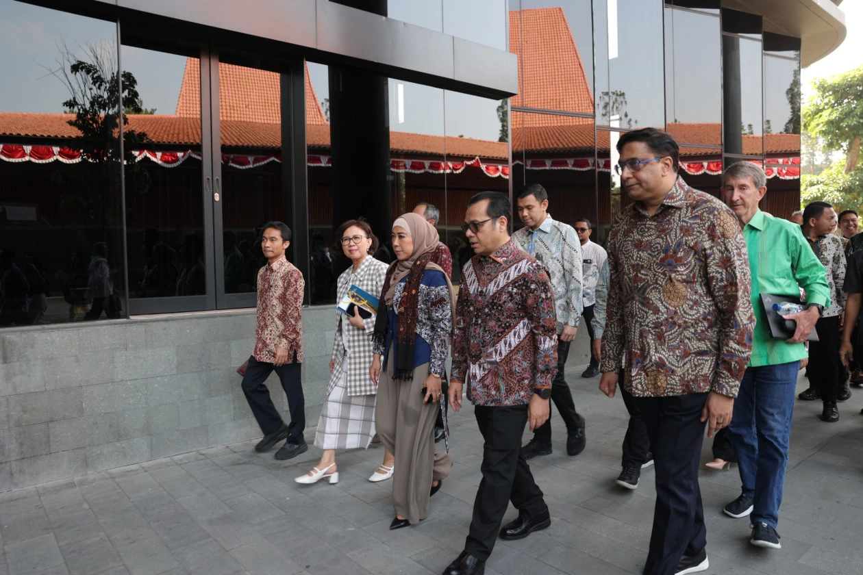 Delegasi Komdigi, UGM, Indosat, dan NVIDIA tiba di Gelanggang Inovasi dan Kreativitas UGM jelang peluncuran AI Technology Center