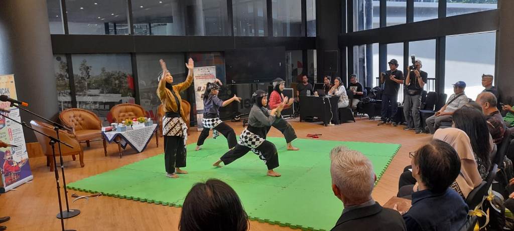 Sarasehan Pencak Silat Tradisional di GIK UGM