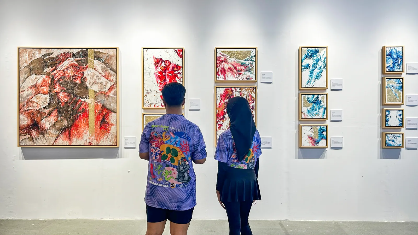 Ruang pamer Mampir Gelanggang 2026 dengan karya seni rupa di dinding Galeri Bulaksumur B